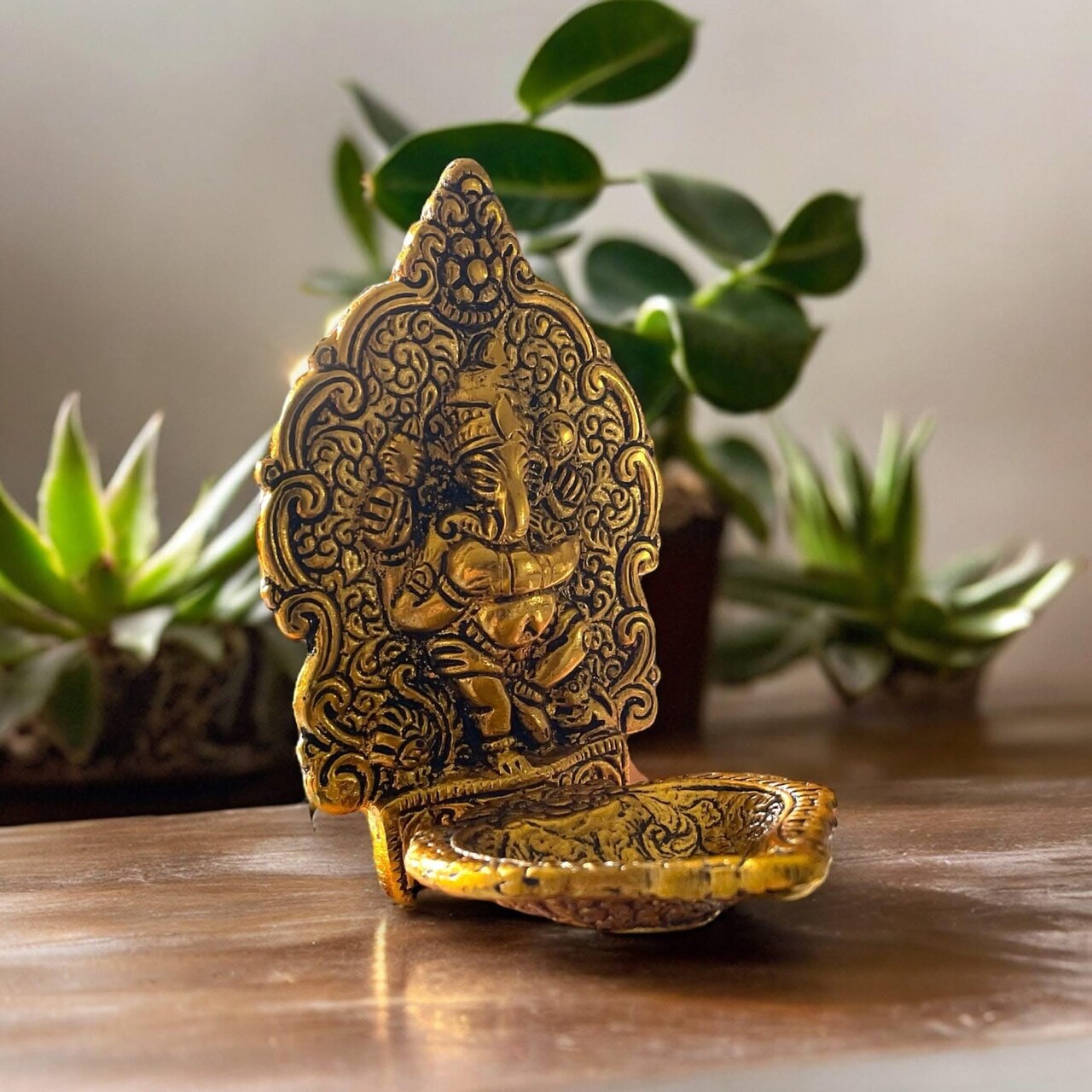 Ganesha Brass Finish Diya for Puja God Ganesh Idol Oil Lamp Deepam Akhand Jyot Kuber Deepak Diwali Home Decorations Mandir Temple Decor Vilakku Deepawali Housewarming Wedding Return Gifts